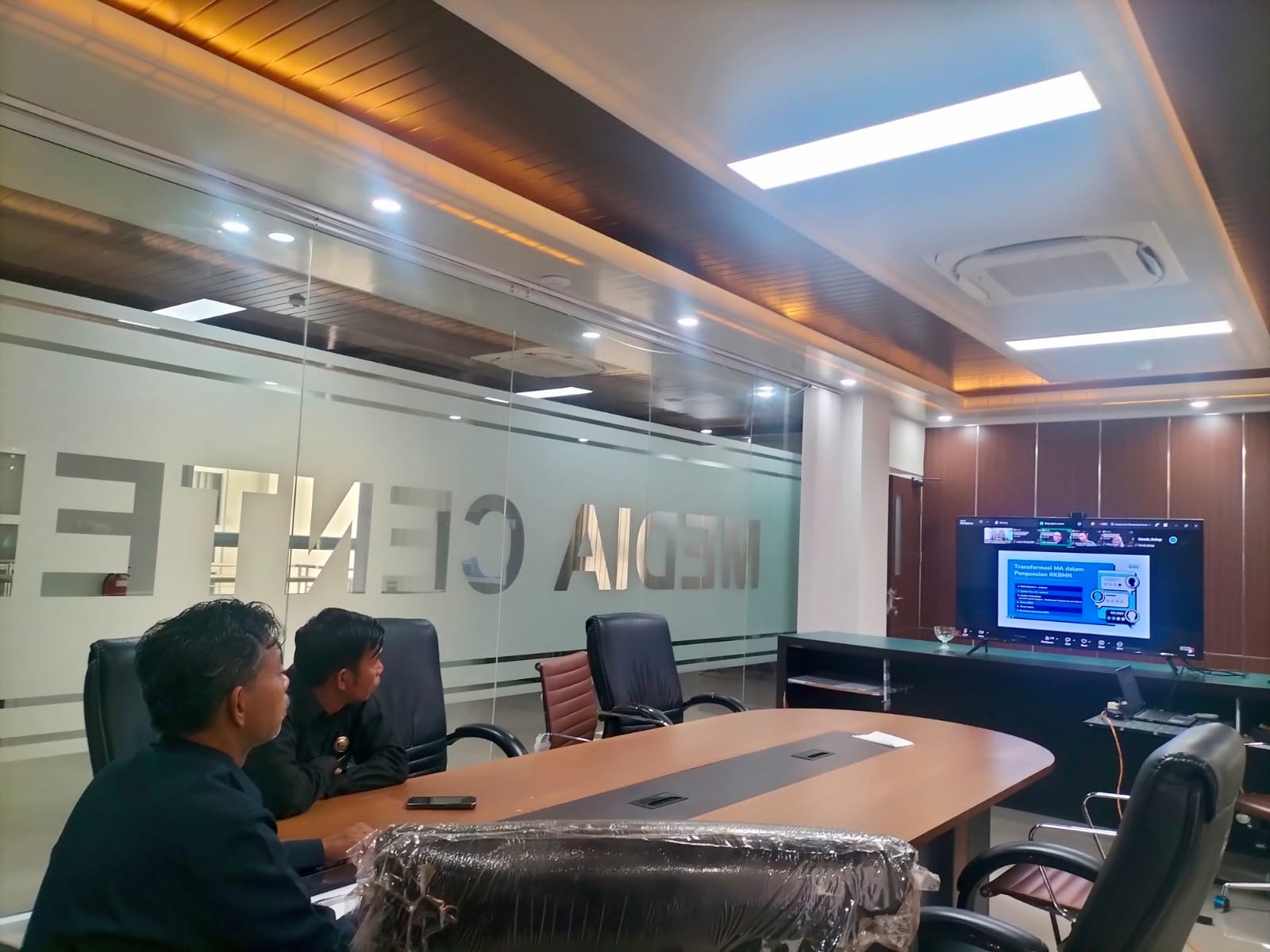 Sekretaris MS Kota Subulussalam Ikuti Sosialisasi Petunjuk Teknis Pengajuan Usulan RKBMN Tahun 2028 Secara Daring Sekretaris MS Kota Subulussalam Ikuti Sosialisasi Petunjuk Teknis Pengajuan Usulan RKBMN Tahun 2028 Secara Daring